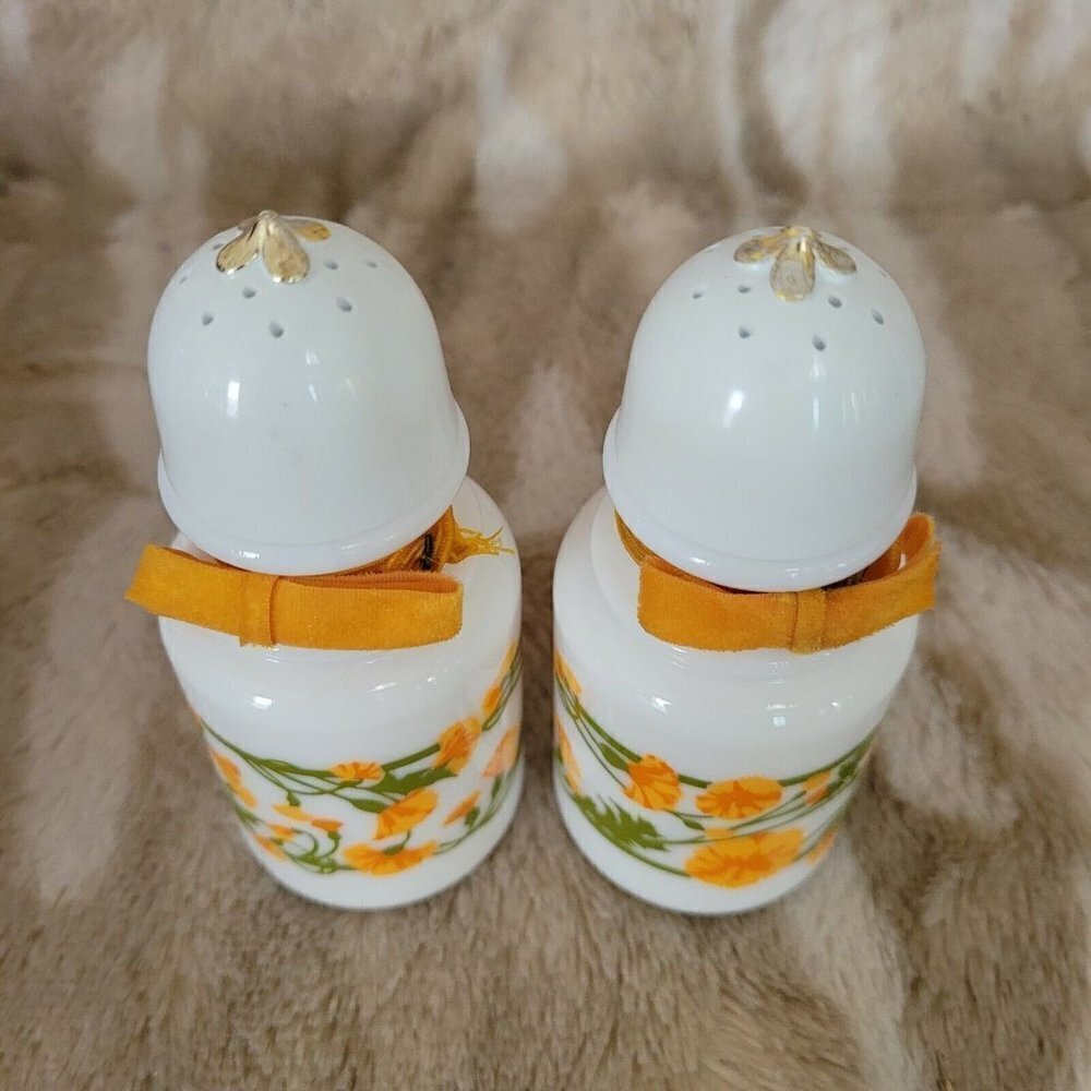 Vintage Avon Milk Glass Salt & Pepper Shakers 1960-70 Retro Green Orange - Picture 3 of 7